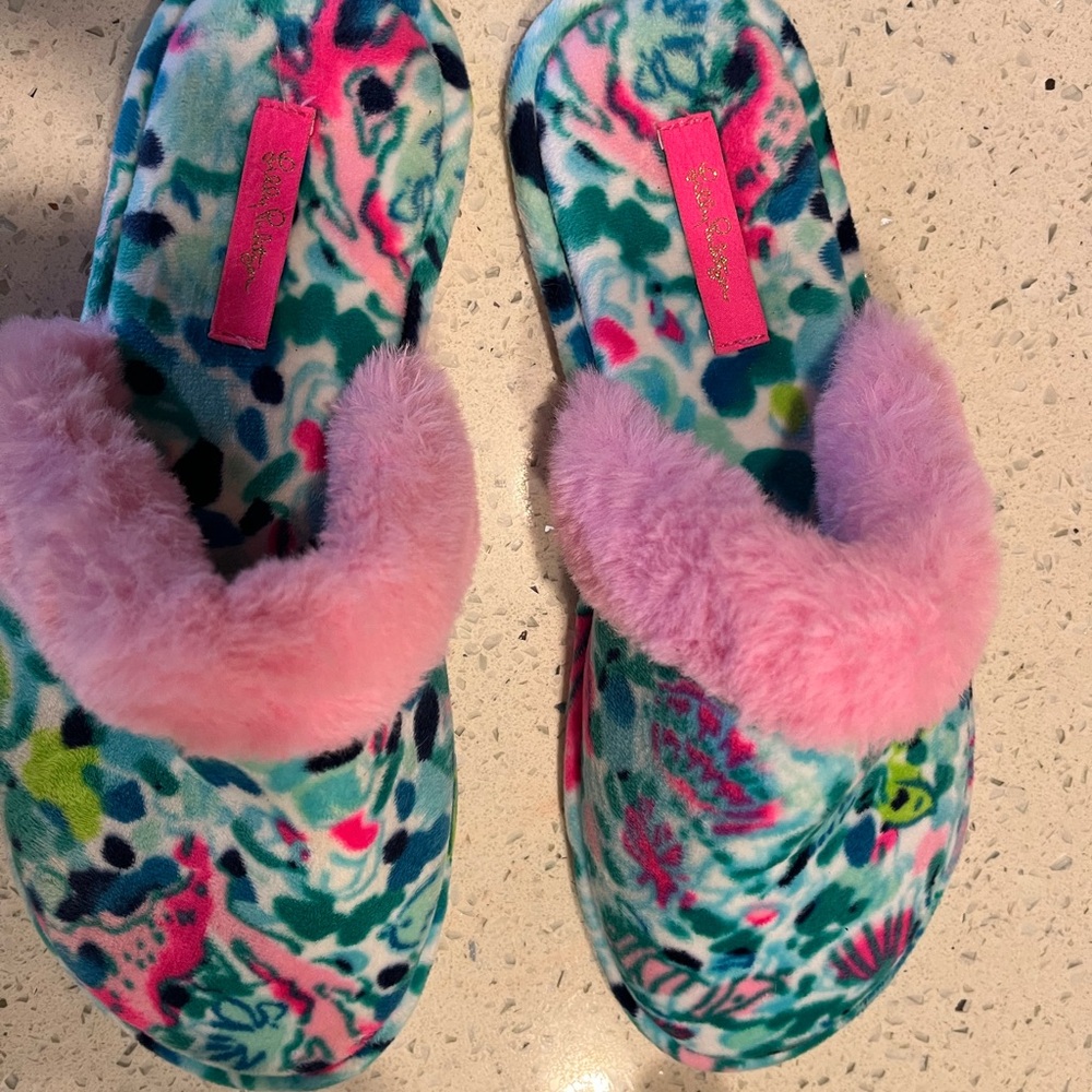 Lilly Pulitzer Vibrant Patterned Slippers with Pink Fur